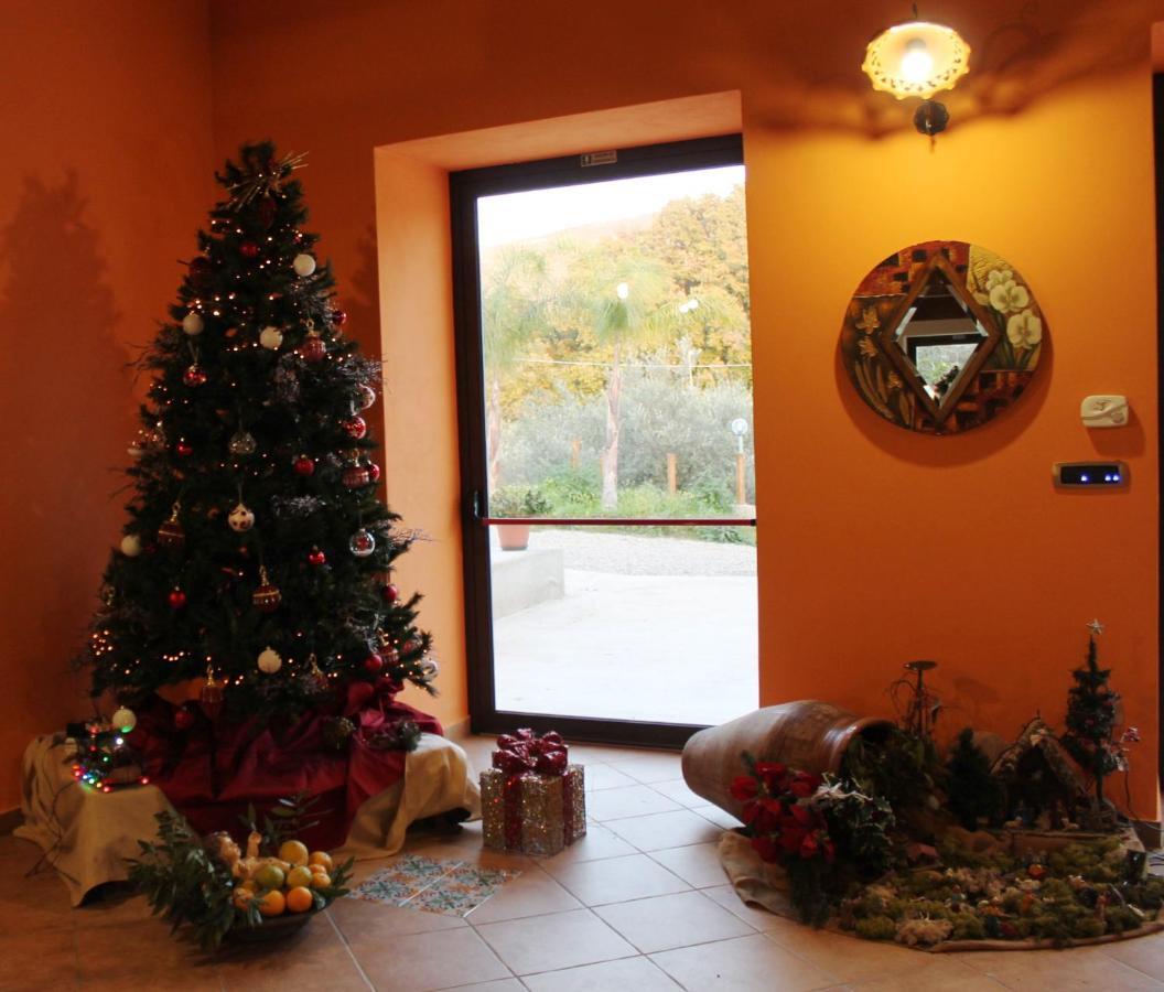 Bed and Breakfast Antico Casale Джоиоза-Мареа Экстерьер фото