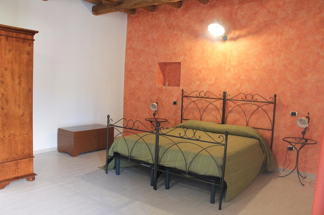 Bed and Breakfast Antico Casale Джоиоза-Мареа Экстерьер фото
